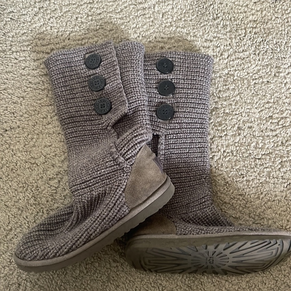 UGG Women’s Classic Cardy